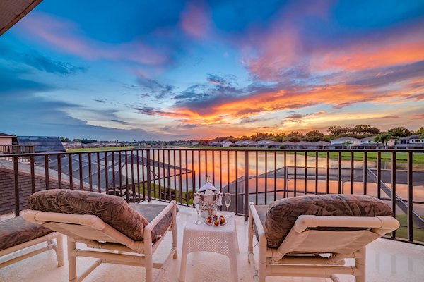 5 Bed Villa sleeps 10. Private Pool with Spa / Hot Tub. Games Room.